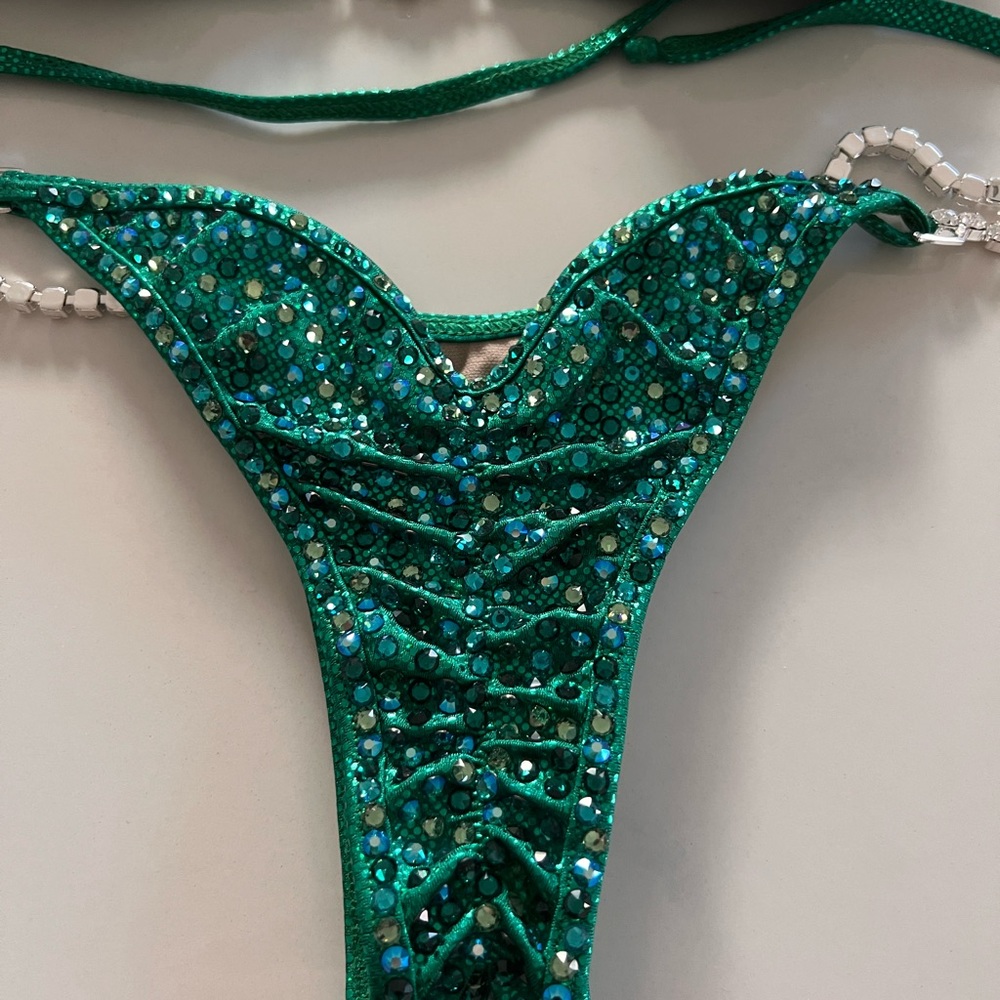 Bikini Competition. Full crystal suit with  Swarovski Crystals in 3 colors.
